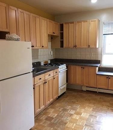 3rd image of 725 Joralemon St Unit 190