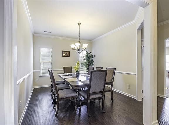 4th image of 1421 Yellow Springs Dr
