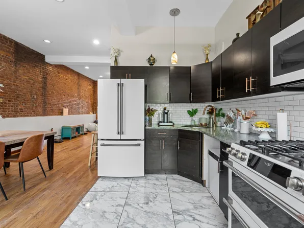 609 Lexington Avenue image 18 of 43