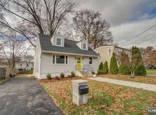 190 10th Ave, Hawthorne, NJ