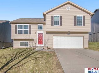 20602 Parker St, Elkhorn, NE 68022