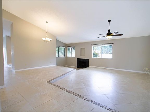 2nd image of 405 Willowbrook Ln