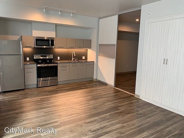 1st image of 1929 Columbia St #7559895