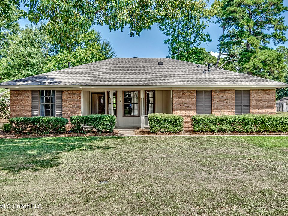1st image of 432 Greenleaf Trl