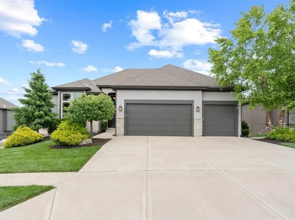 17005 Bradshaw St, Overland Park, KS 66221