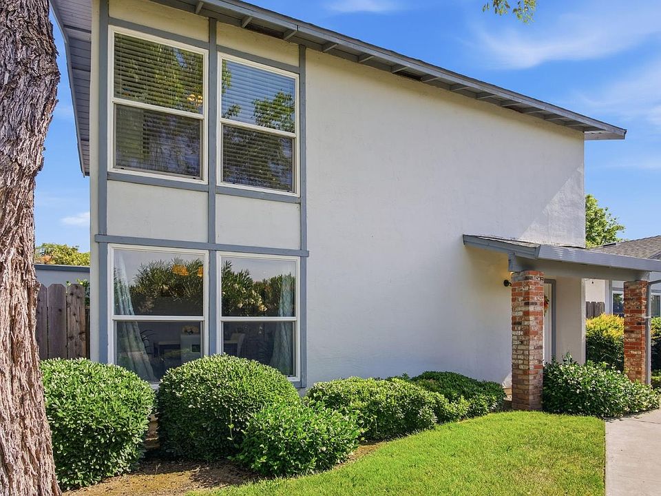 1st image of 2632 Parkway