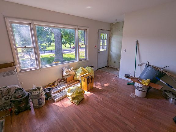 3rd image of 781 4th Ave SE