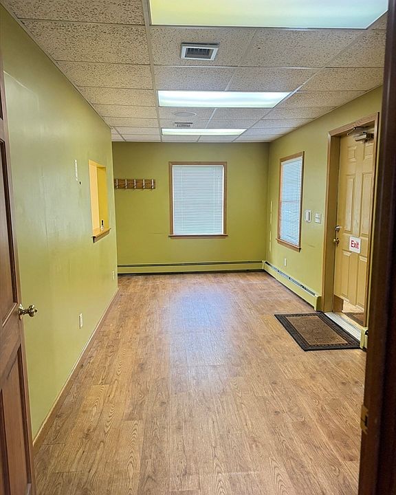 2nd image of 995 Washington St #0