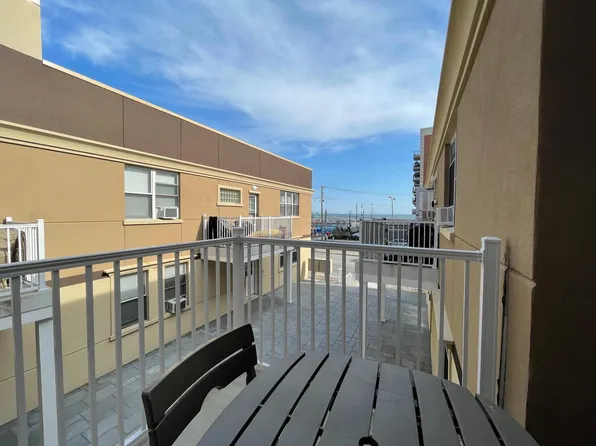 205 W Broadway APT 6B, Long Beach, NY 11561
