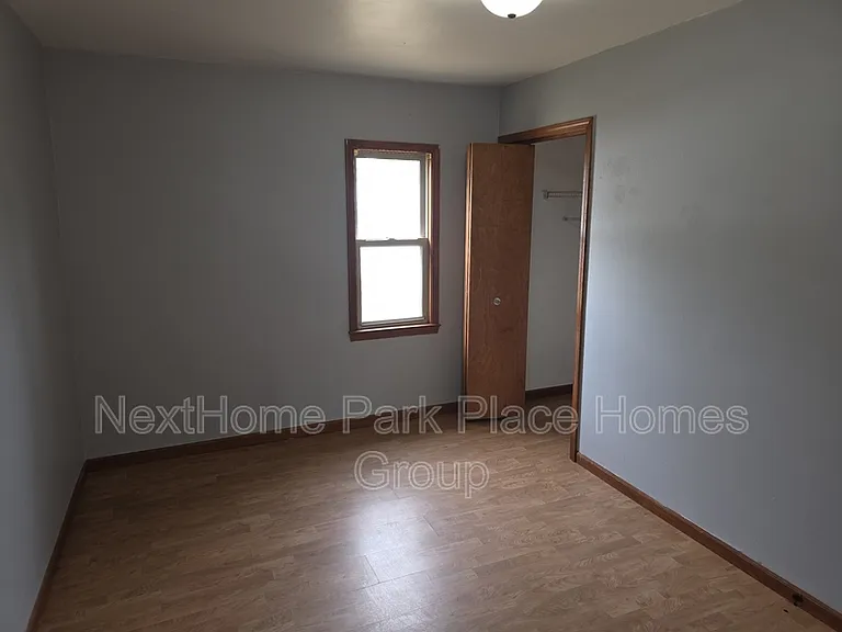 614 Prairie St — Photo 4