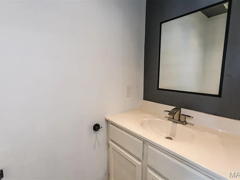 822 Emerald Place Dr — Photo 17