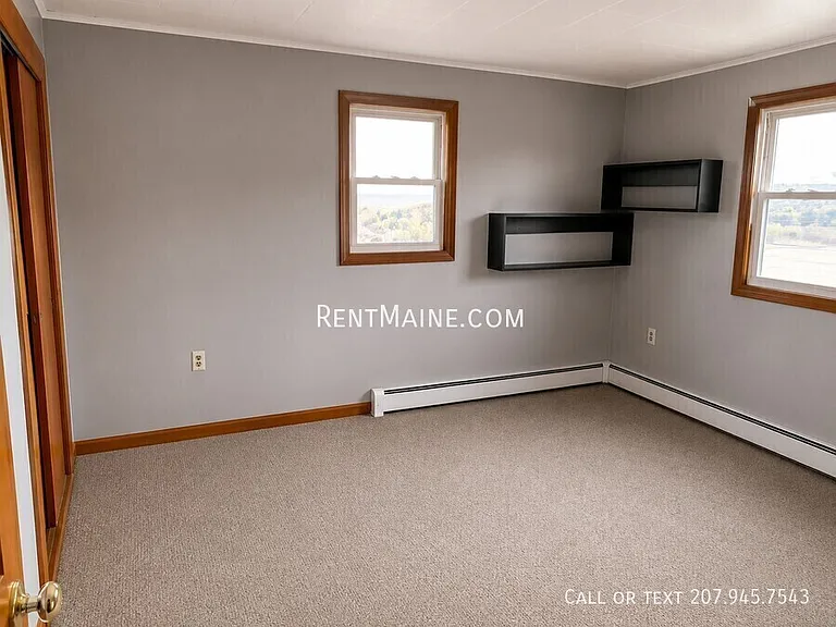 676 College Ave — Photo 16