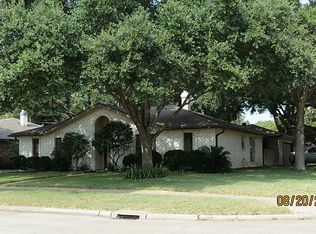 1102 Bournewood Dr, Sugar Land, TX 77498