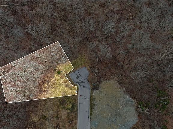 2nd image of 3274 Lookout Valley