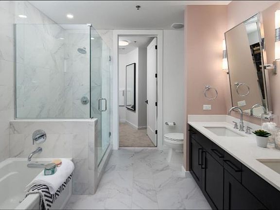 3rd image of 1001 Park Ave NE