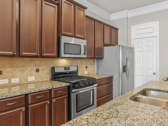5th image of 1743 Breyerton Dr