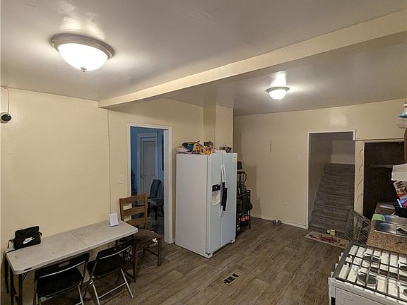 4th image of 57 Durnan St