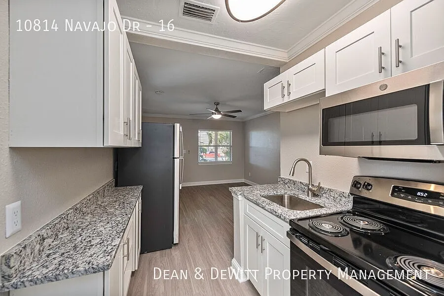 10814 Navajo Dr Unit #8 — Photo 3