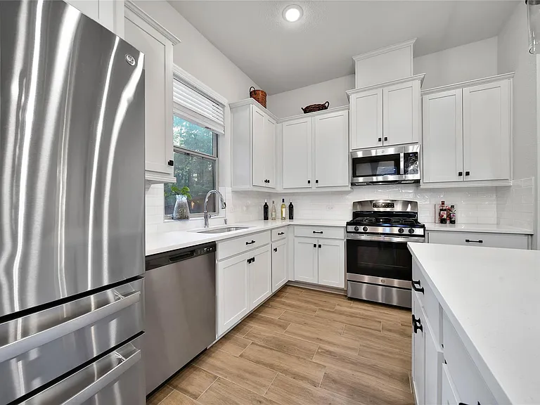 104 Red Cascade Ct — Photo 9