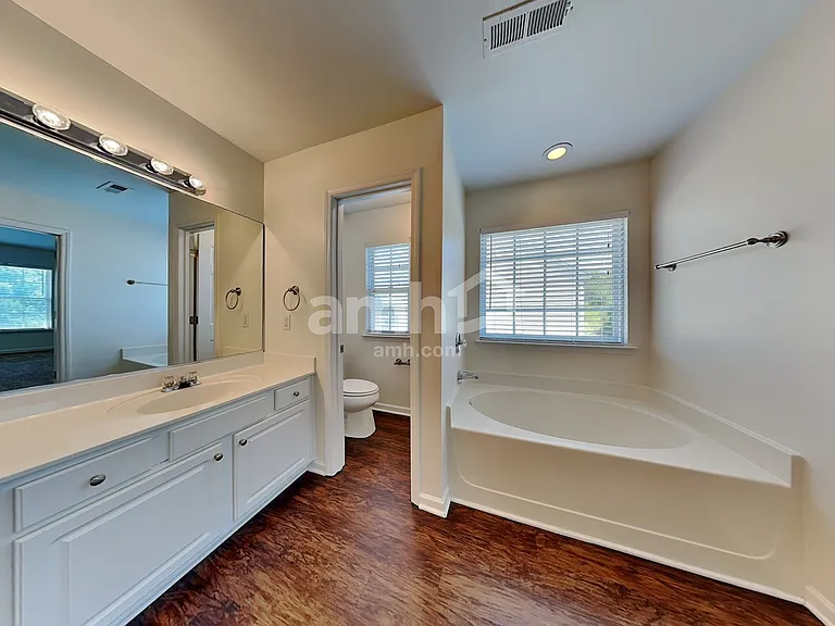 1440 Cantwell Ct — Photo 13