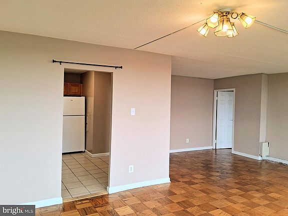 2nd image of 11801 Rockville Pike APT 802