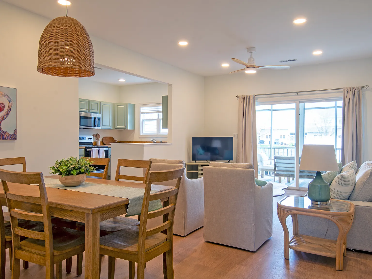 2 bed, 1108 sqft, $3,000 — Photo 1