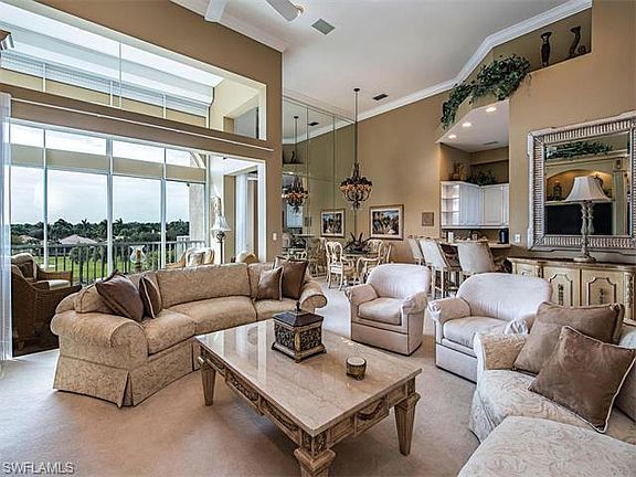 3rd image of 1600 Clermont Dr Unit 301
