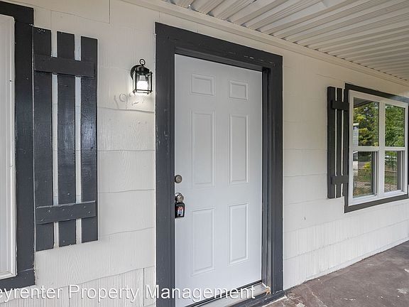 5th image of 1927 E Newton Pl