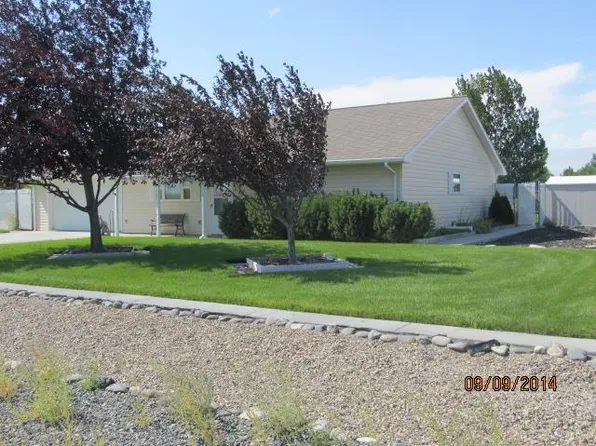 8 Llama Dr, Powell, WY 82435