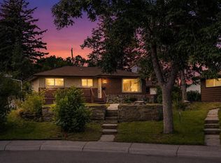 2007 E Cottonwood Cres SE, Calgary, AB T2B1P9