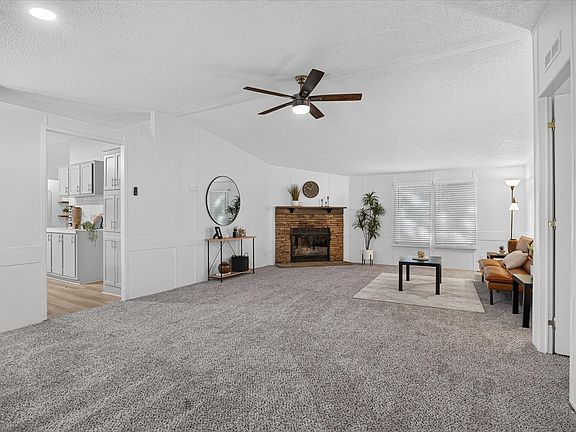 3rd image of 4631 Lyndi Ln