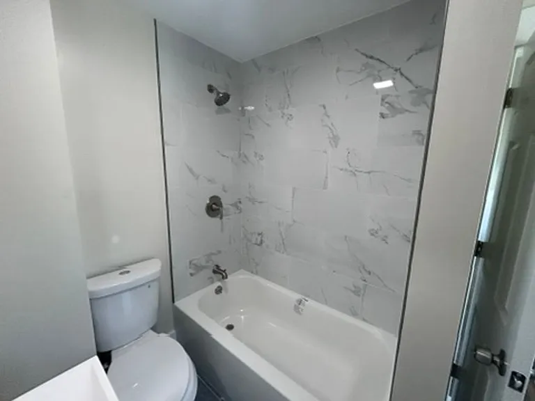23 Howe St — Photo 10