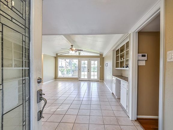5th image of 16224 Jersey Dr
