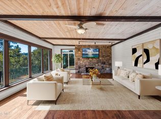 21061 Dumetz Rd, Woodland Hills, CA 91364