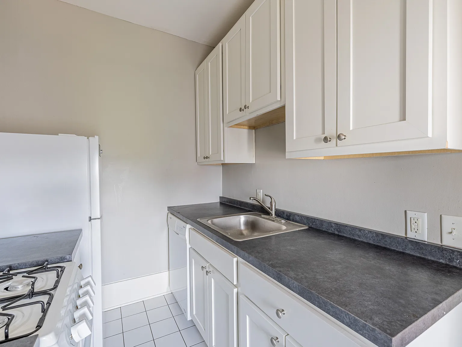 2 bed, 1100 sqft, $1,445 — Photo 4