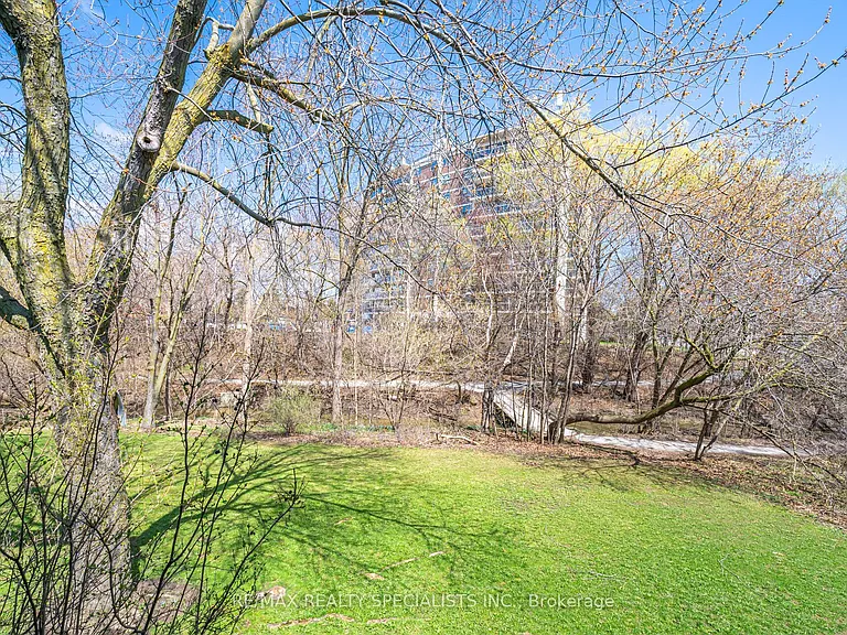 701 Burnhamthorpe Rd #106 — Photo 21