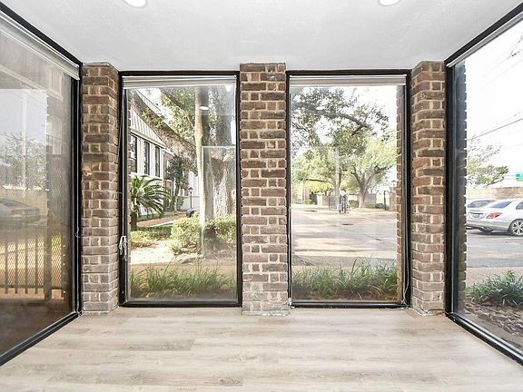 3rd image of 7575 Katy Fwy APT 30