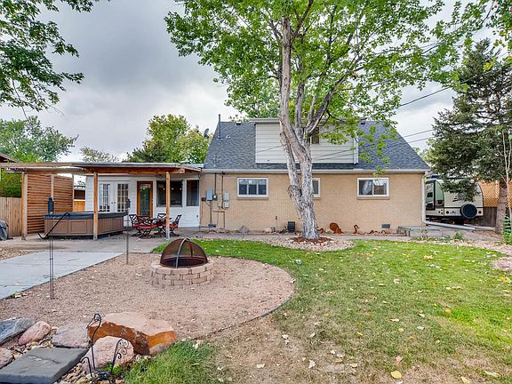 Firepit included!