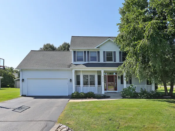 425 Maple Ln, Williams Bay, WI 53191