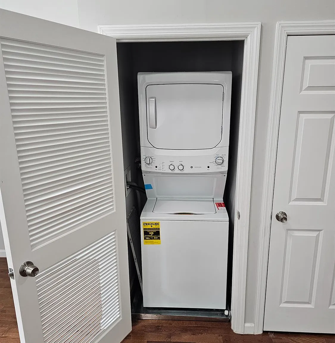 2 bed, 1.0 bath, $2,500 — Photo 4