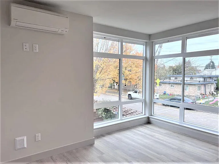 1027 S Cloverdale St #A — Photo 5
