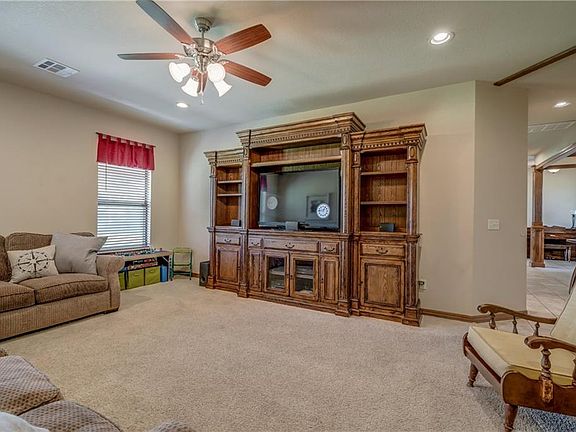 5th image of 10501 Sundance Dr