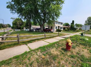 1667 California Ave E, Saint Paul, MN 55106