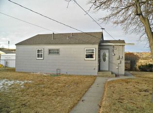 915 Warren St, Thermopolis, WY 82443