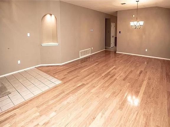 4th image of 2948 Cohoba Dr