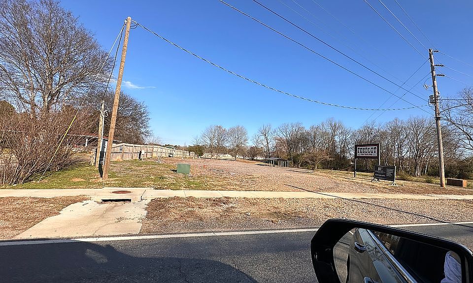 1st image of 804 N 1st St