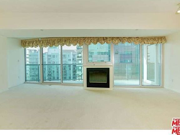 2nd image of 13600 Marina Pointe Dr Unit 1712