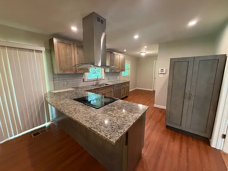 412 Fielding Ln SW — Photo 10