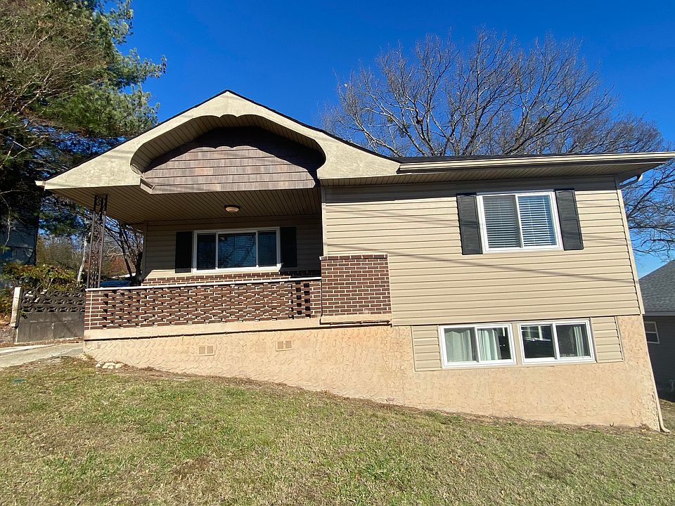 1st image of 3655 Crompton St
