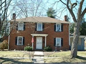 2nd image of 231 Pearl St